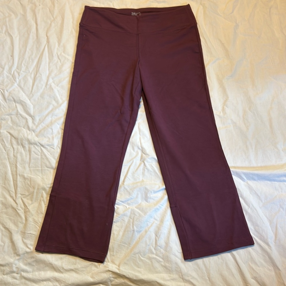 NWOT women’s Aspire Yoga capri pants